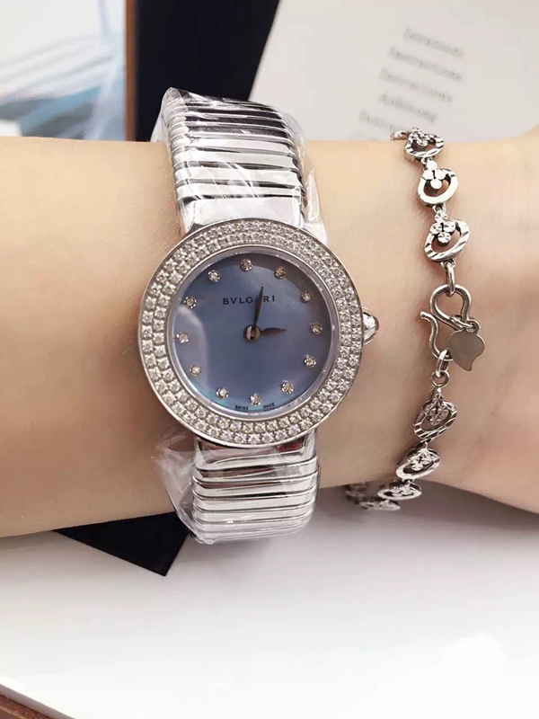 ブルガリ時計正面デザイン